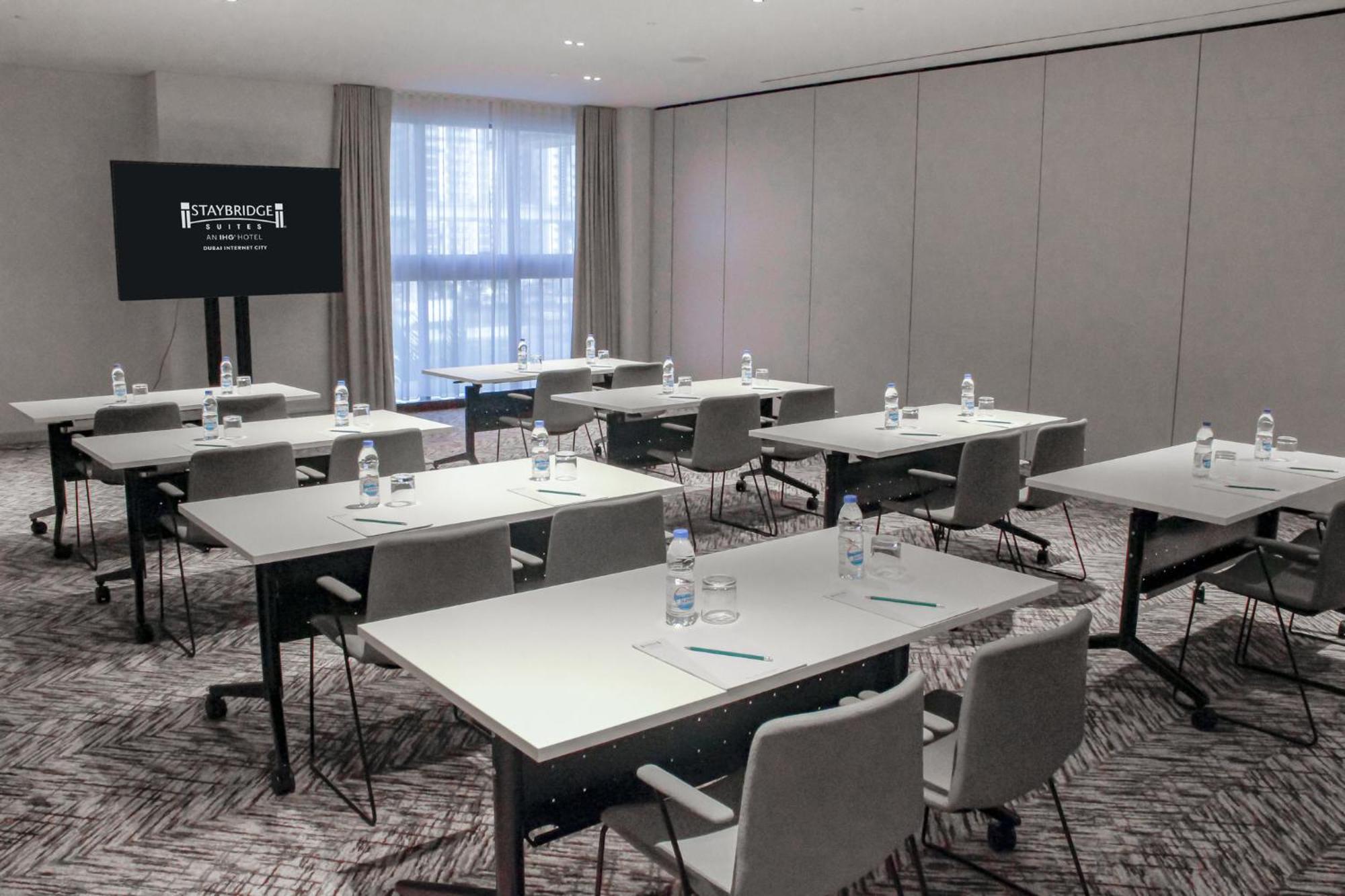 Staybridge Suites Dubai Internet City By Ihg מראה חיצוני תמונה